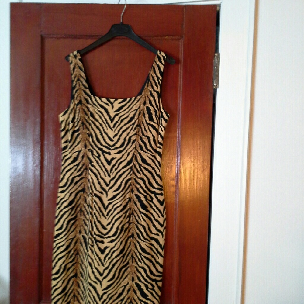 Moda International animal print dress, Size 6, NWO